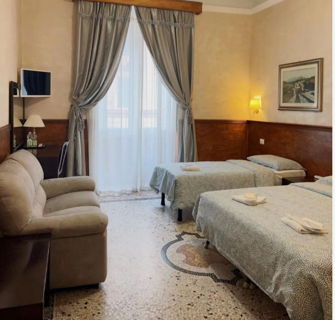 Romafullhouse Hotel 0*, Rome Italy